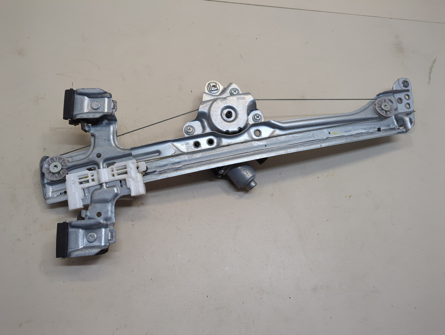 Стеклоподъемник электр. передний правый