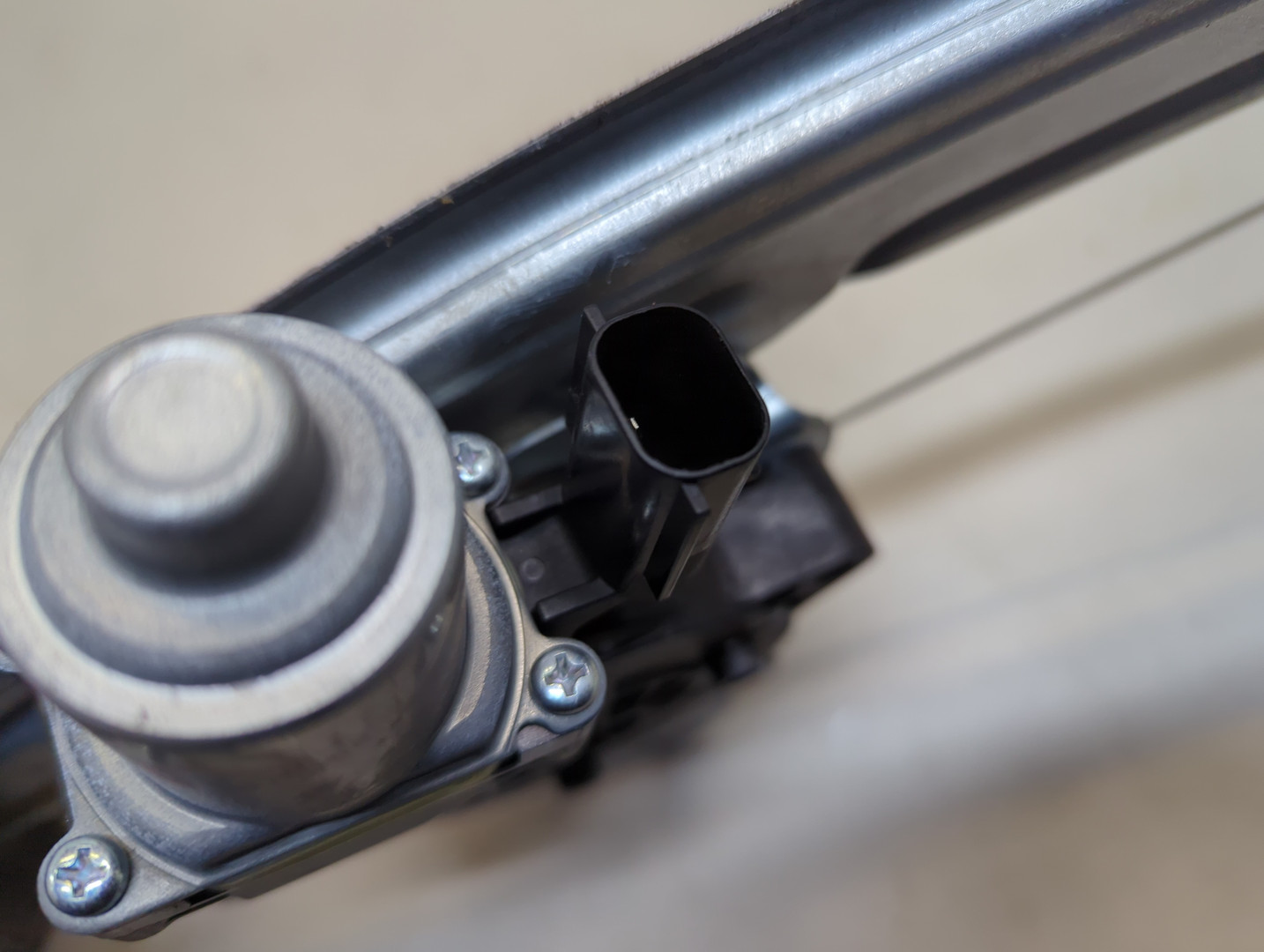 Стеклоподъемник электр. передний правый