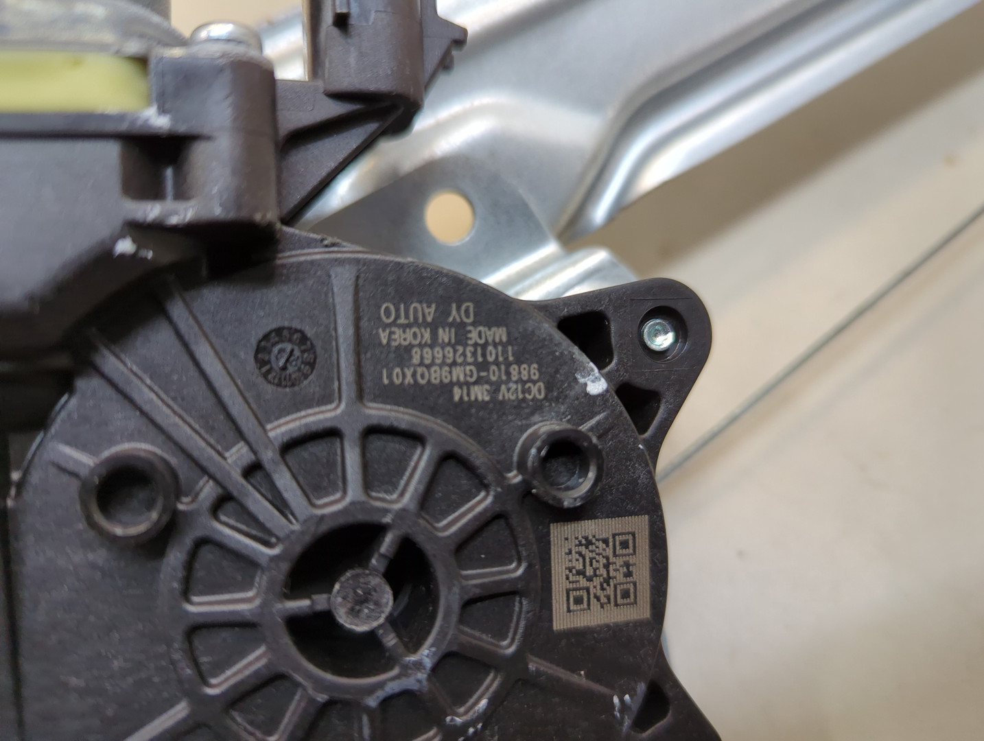 Стеклоподъемник электр. передний правый