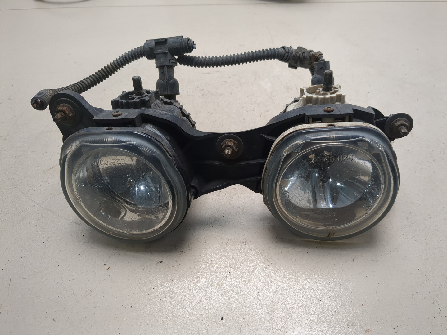 Фара противотуманная правая