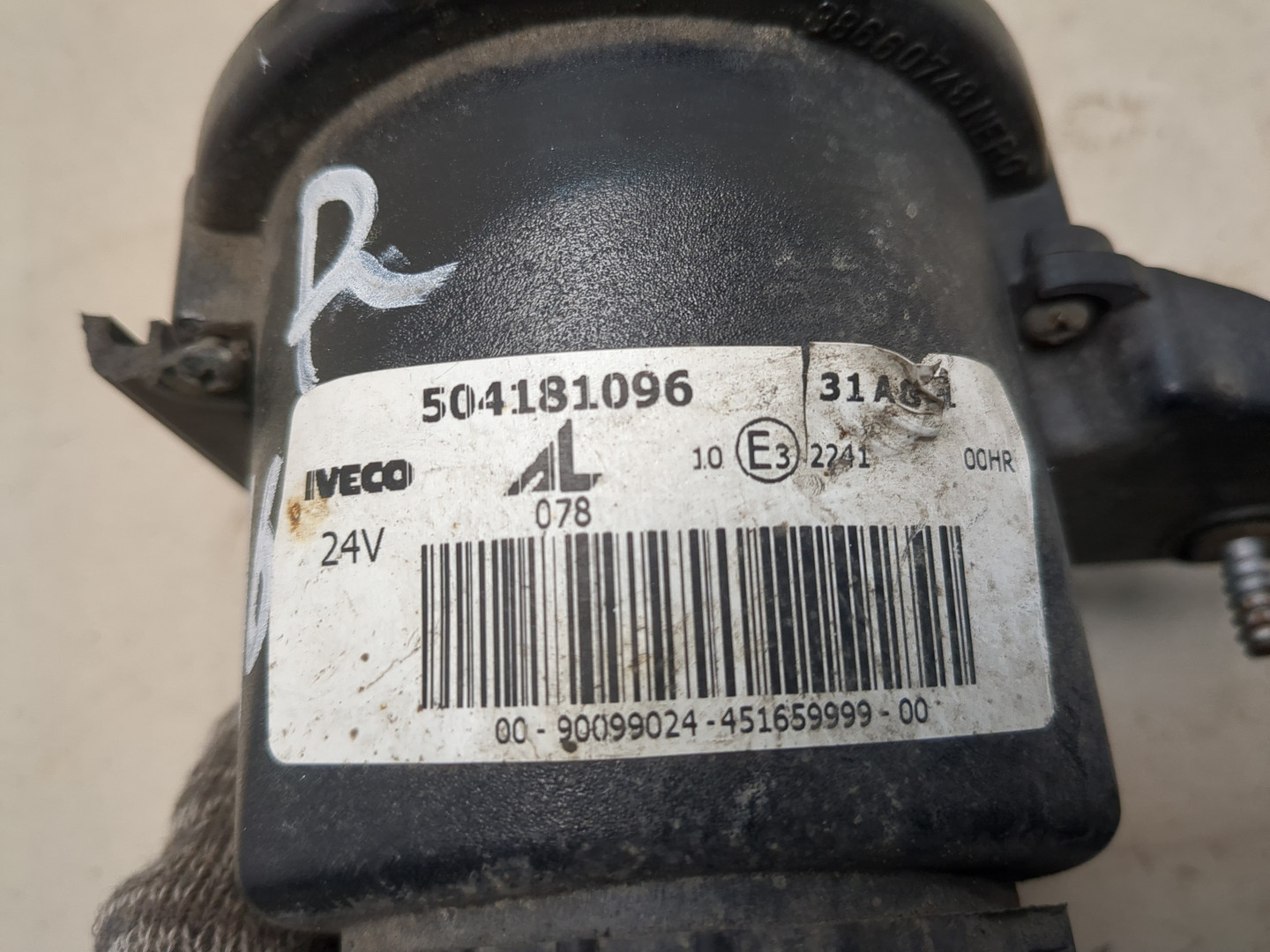 Фара противотуманная правая