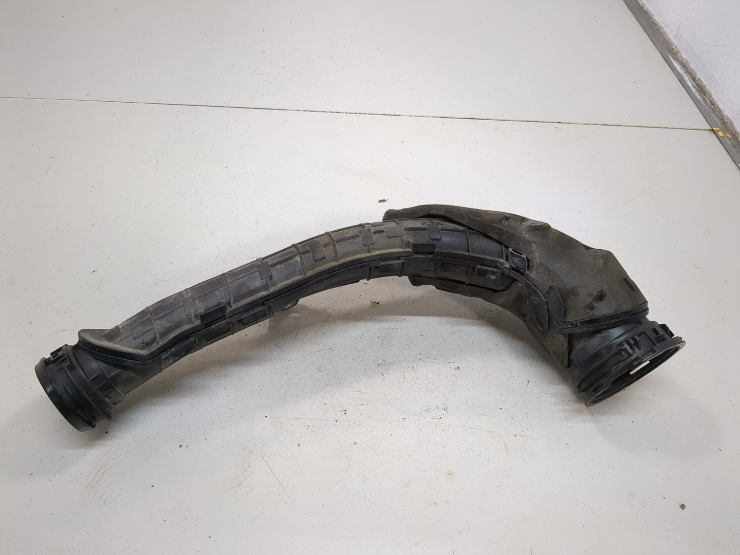 Патрубок воздушного фильтра