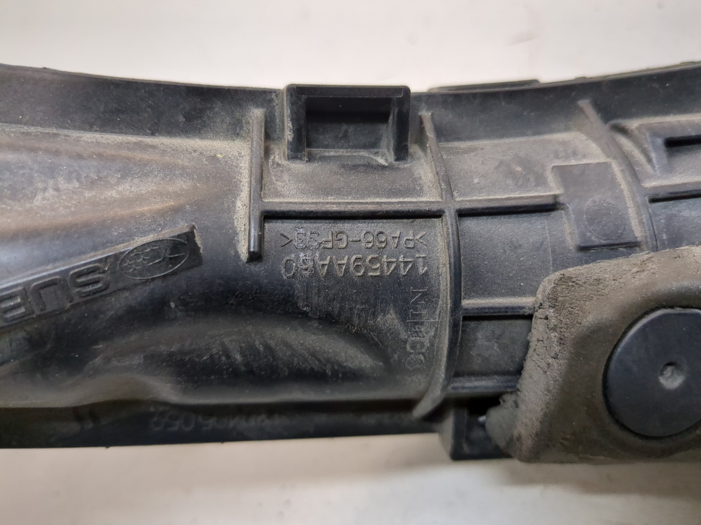 Патрубок воздушного фильтра