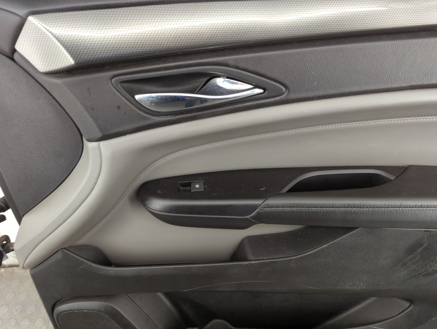 Дверь передняя правая