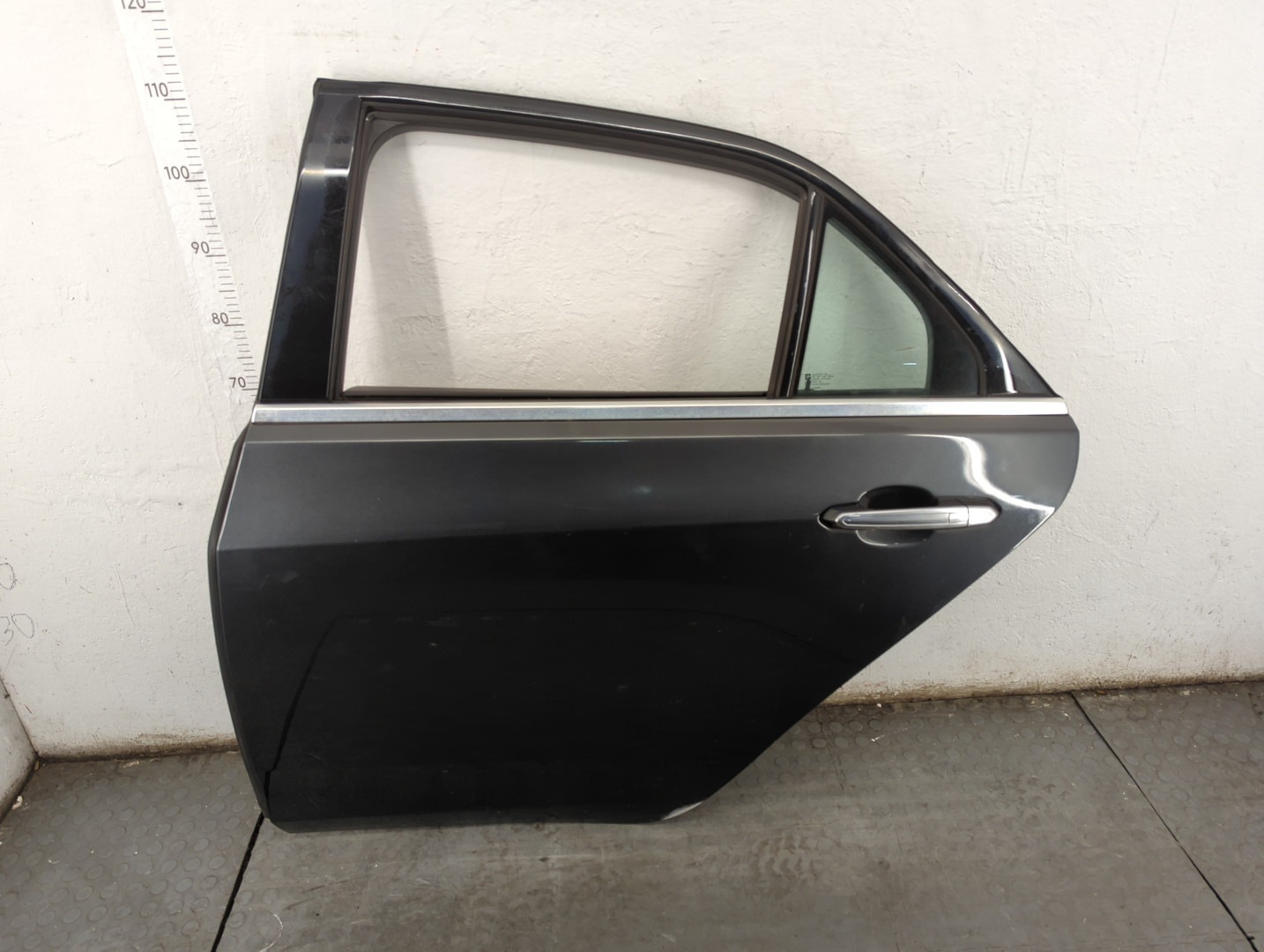 Дверь задняя левая