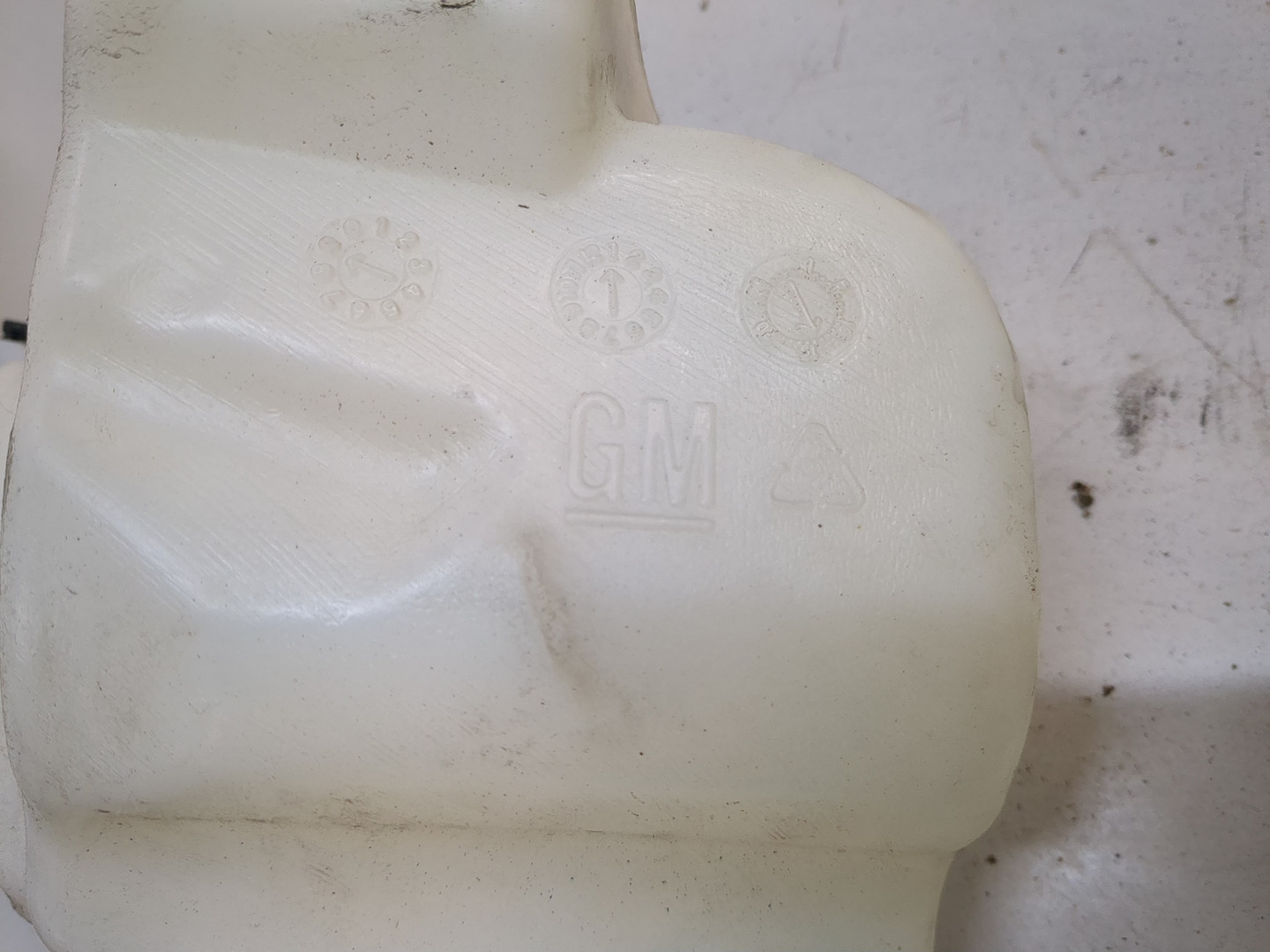 Бачок омывателя лобового стекла