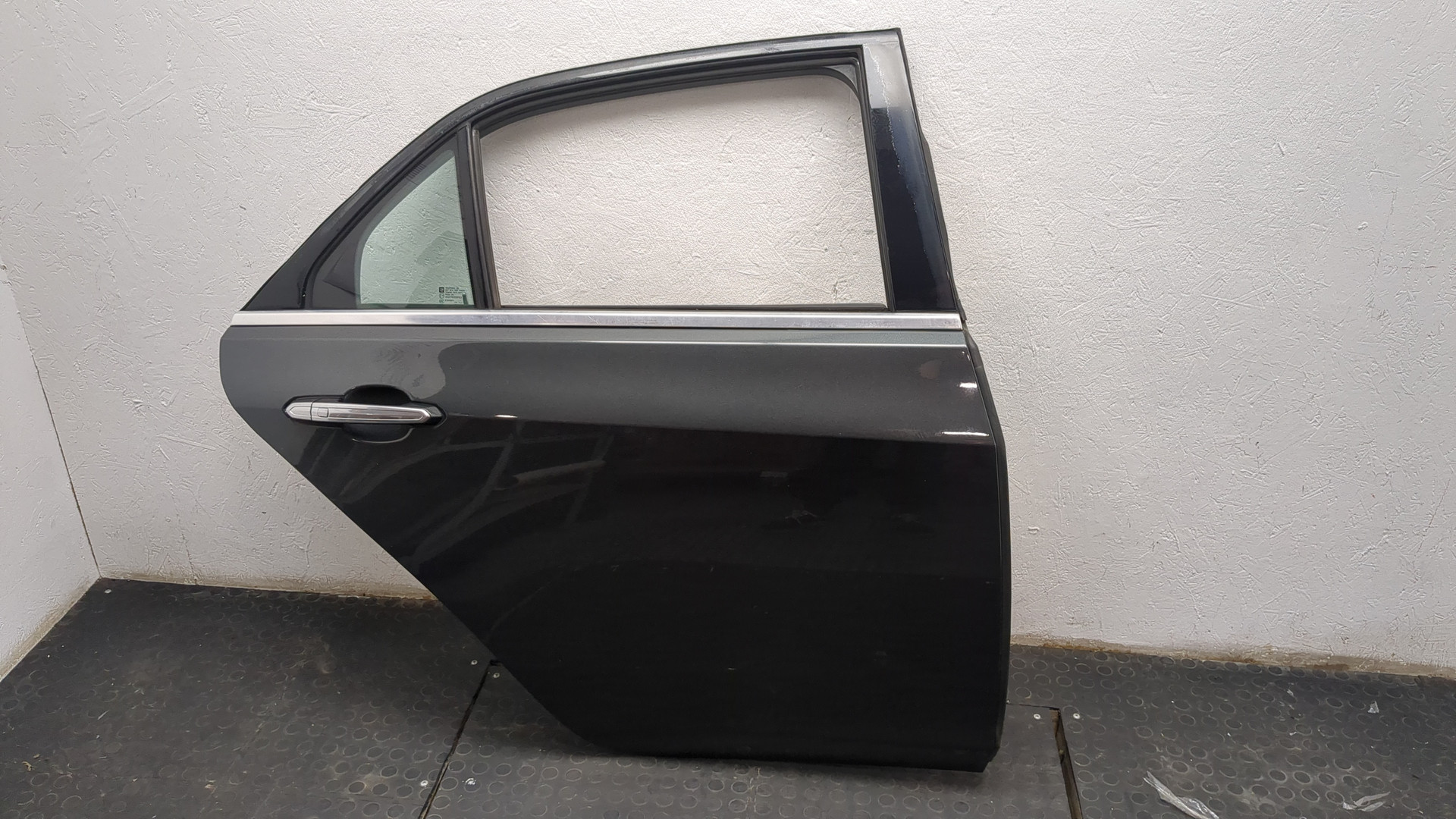 Дверь задняя правая
