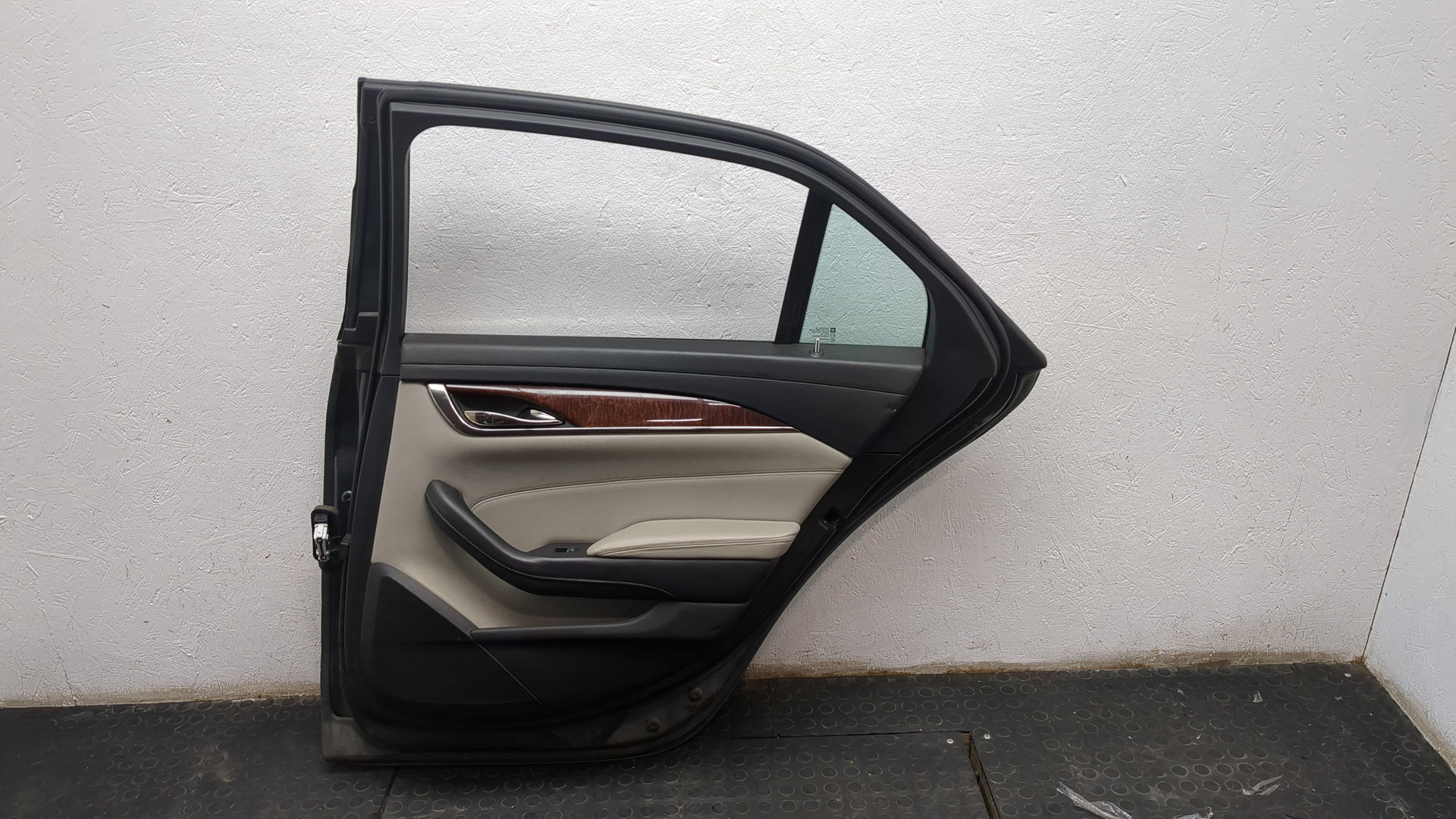 Дверь задняя правая