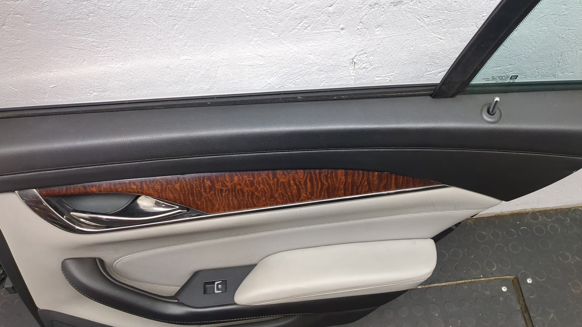 Дверь задняя правая