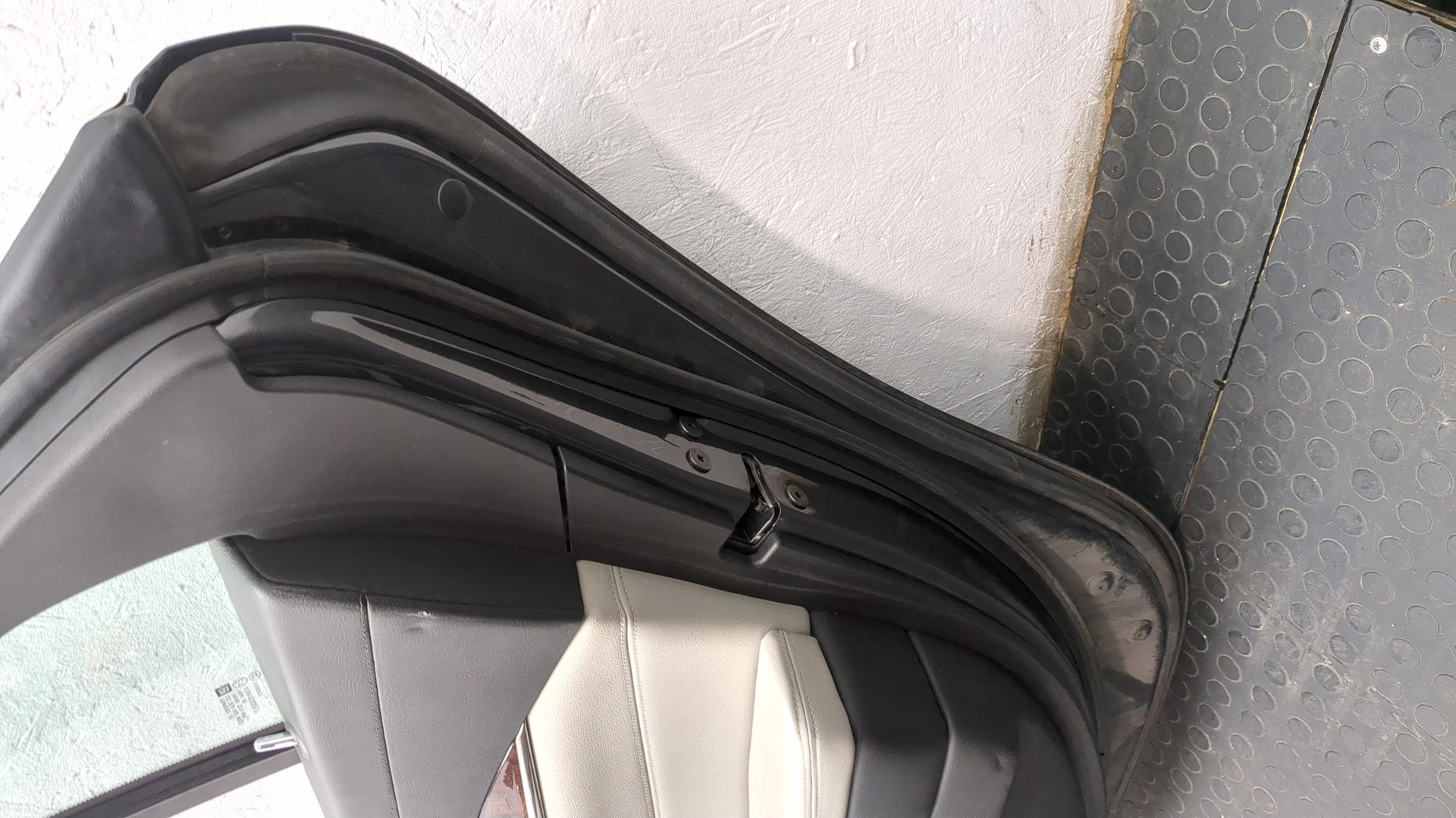 Дверь задняя правая