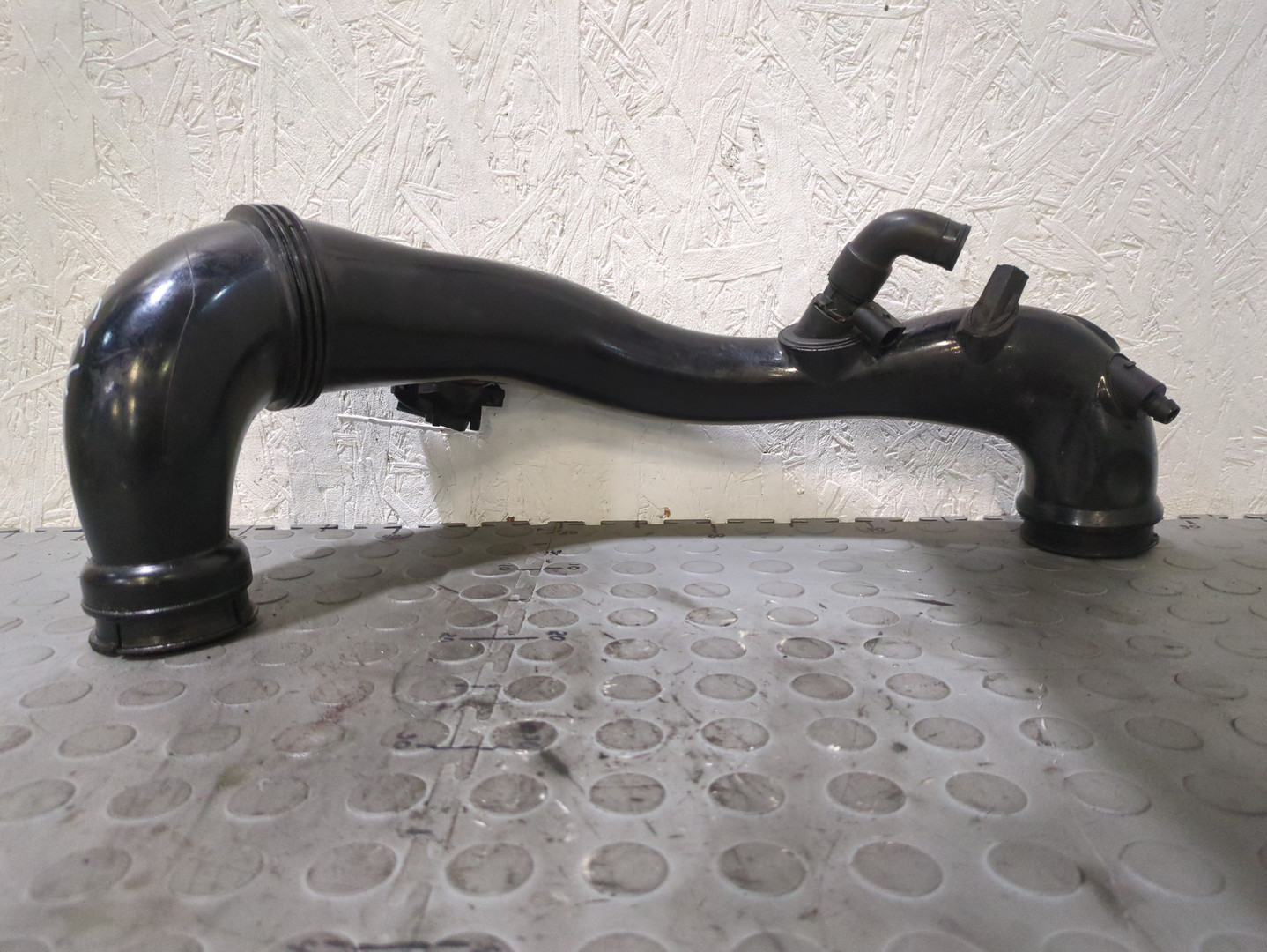 Патрубок воздушного фильтра