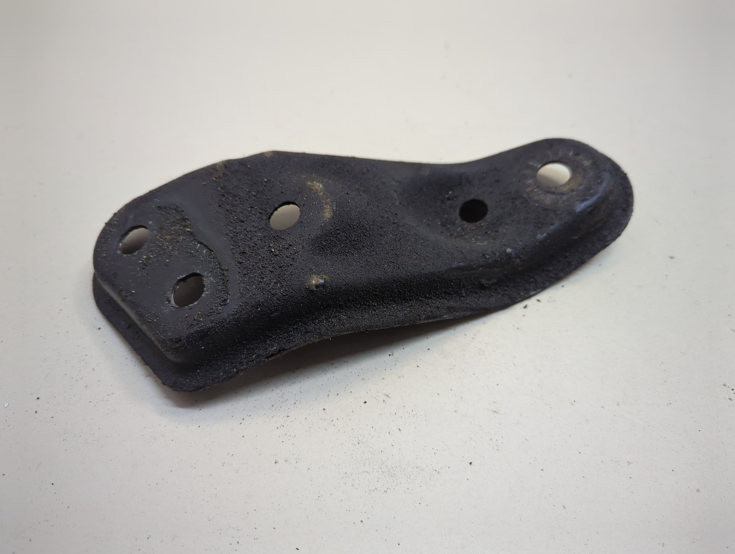 Кронштейн передней балки