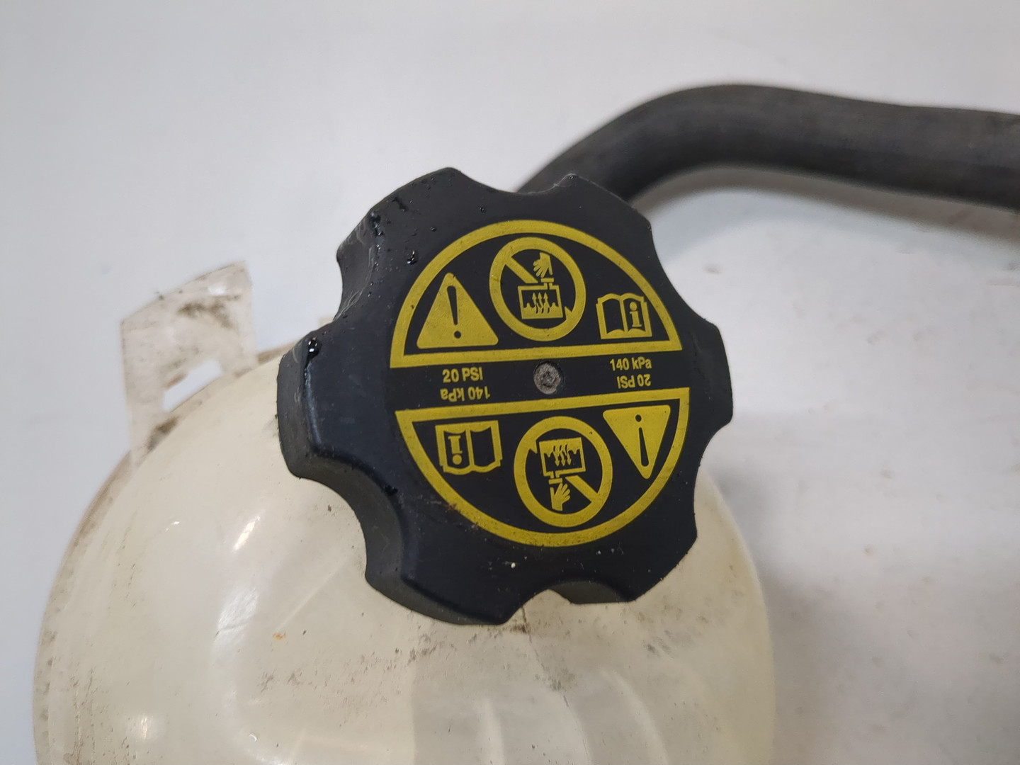 Бачок расширительный