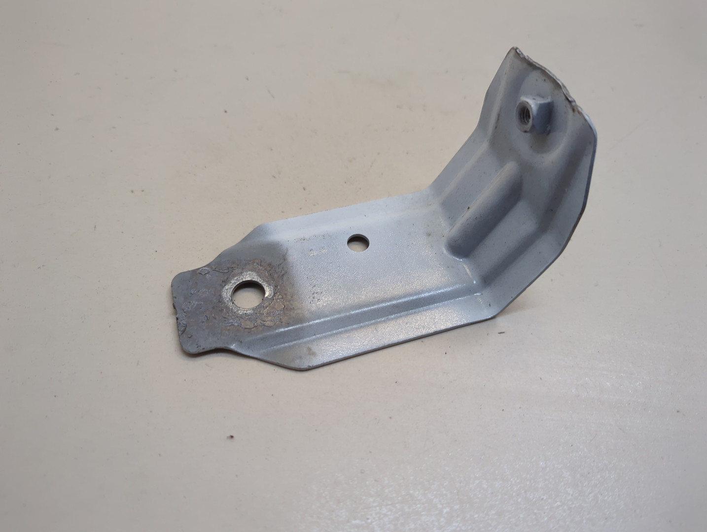 Кронштейн крепления крыла