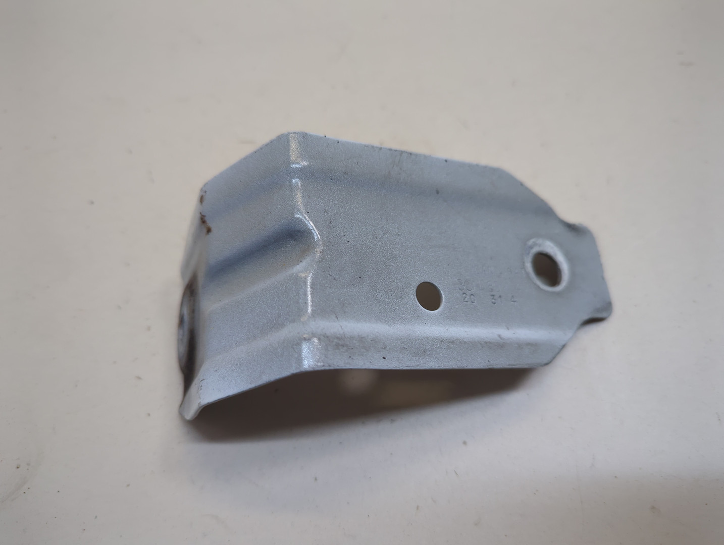 Кронштейн крепления крыла