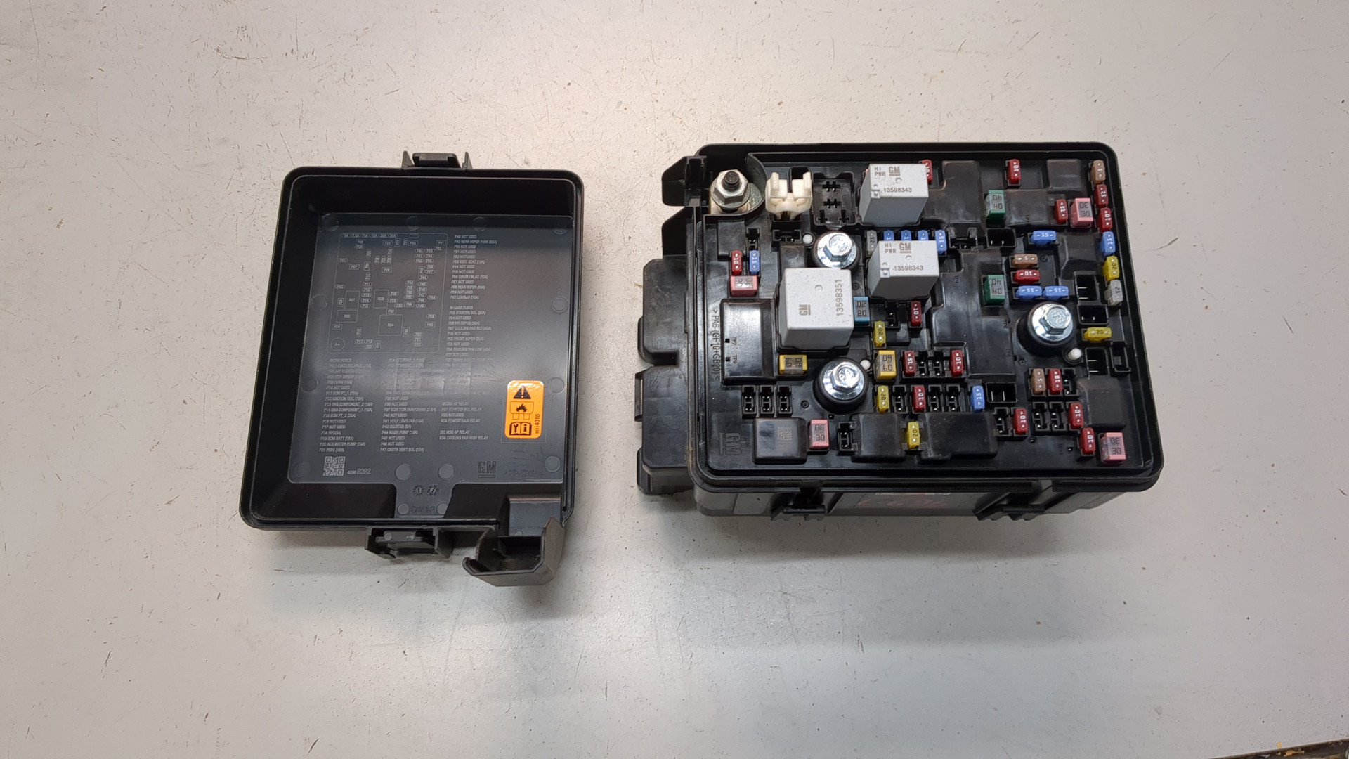 Блок предохранителей