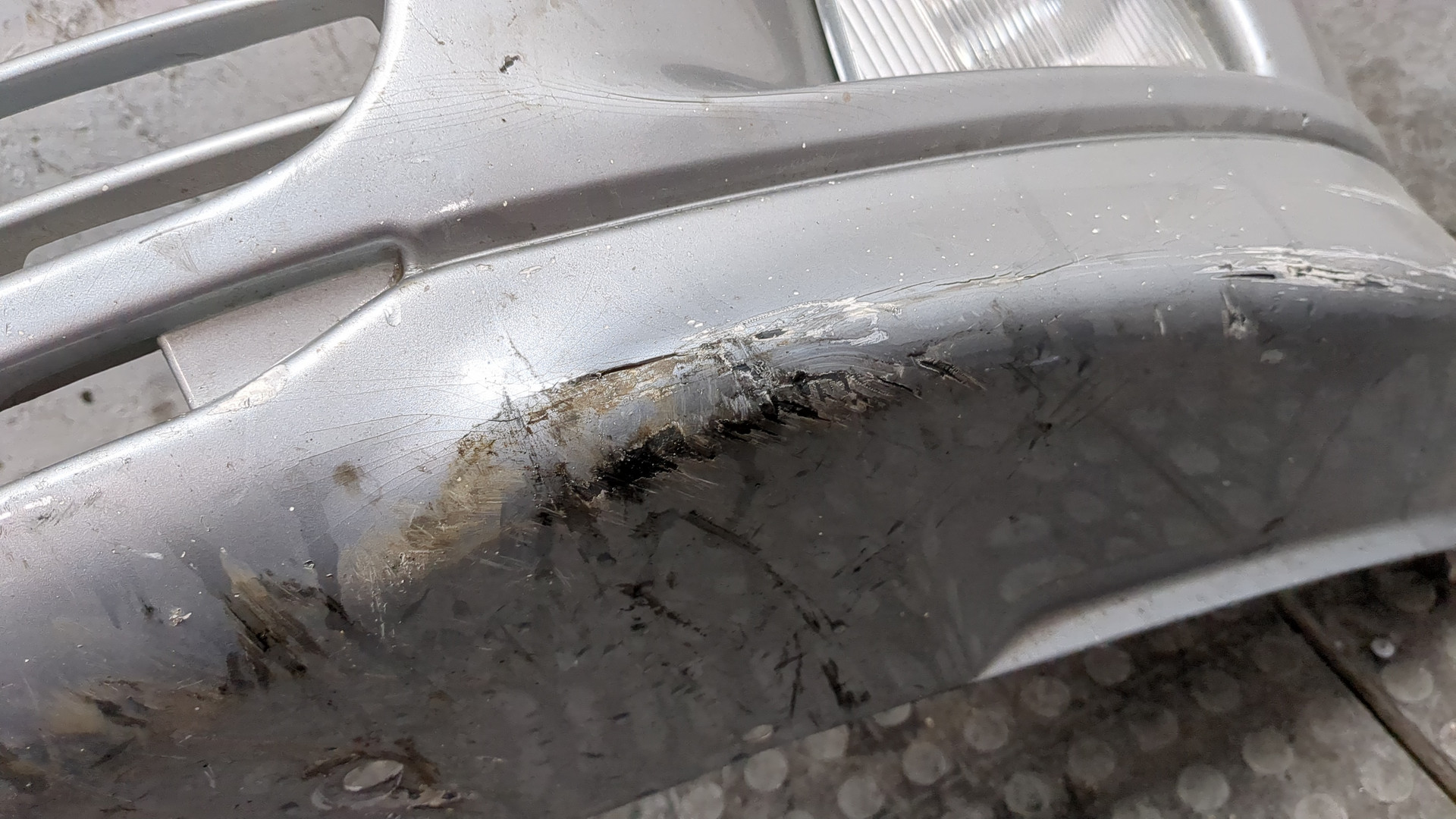 Бампер передний