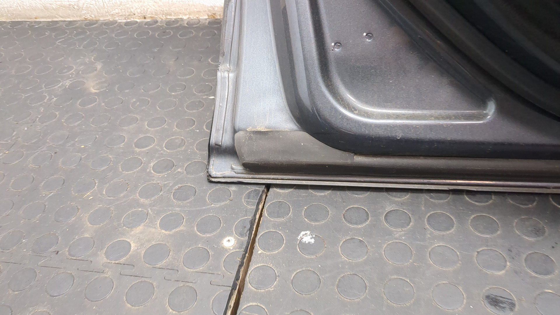 Дверь передняя левая