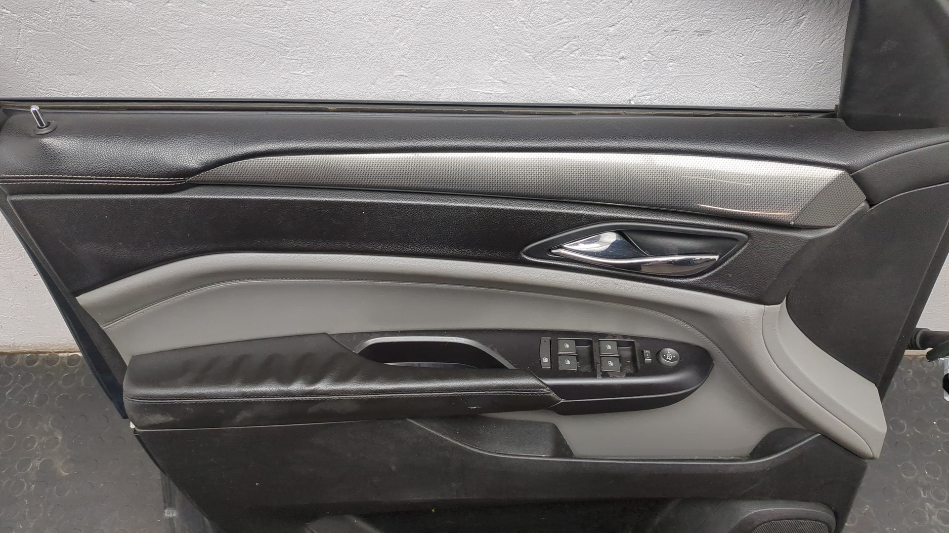 Дверь передняя левая