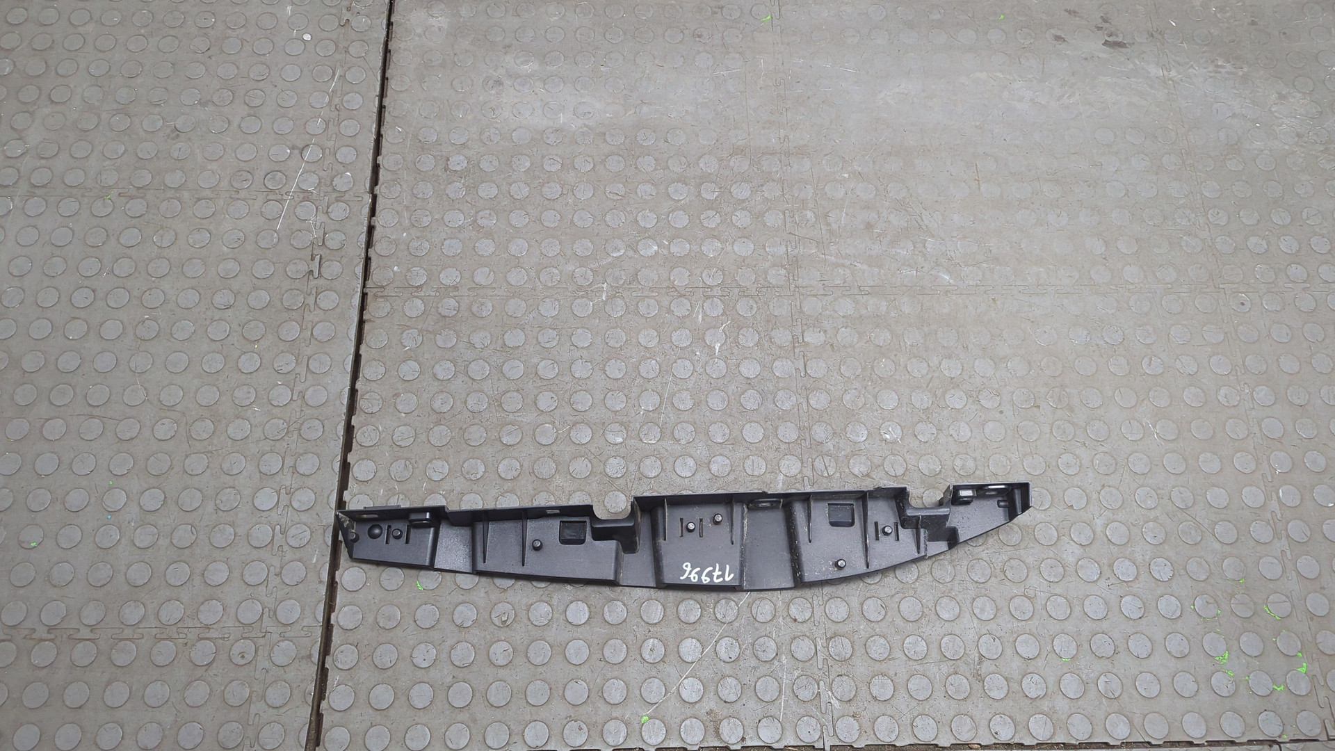 Кронштейн крепления крыла