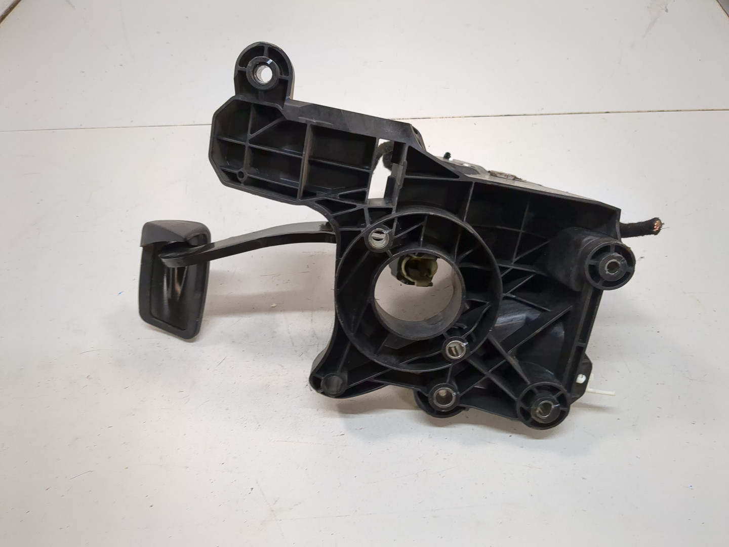 Педаль тормоза