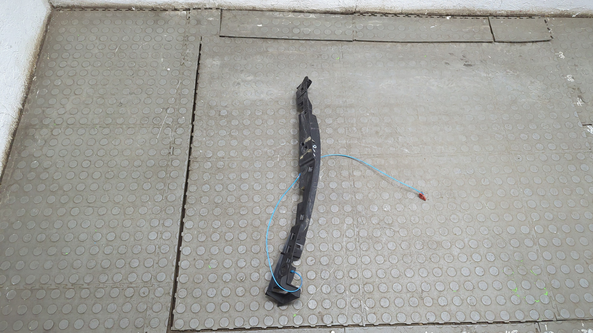 Кронштейн крепления крыла