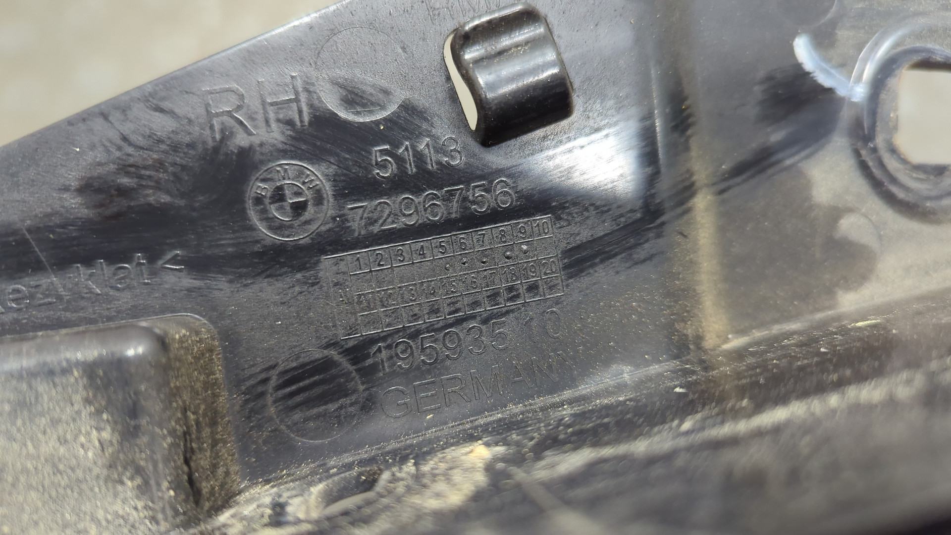 Кронштейн крепления крыла