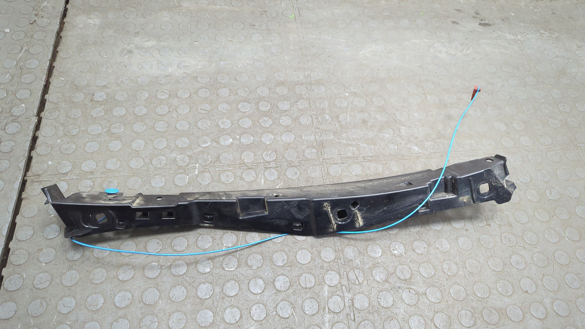 Кронштейн крепления крыла