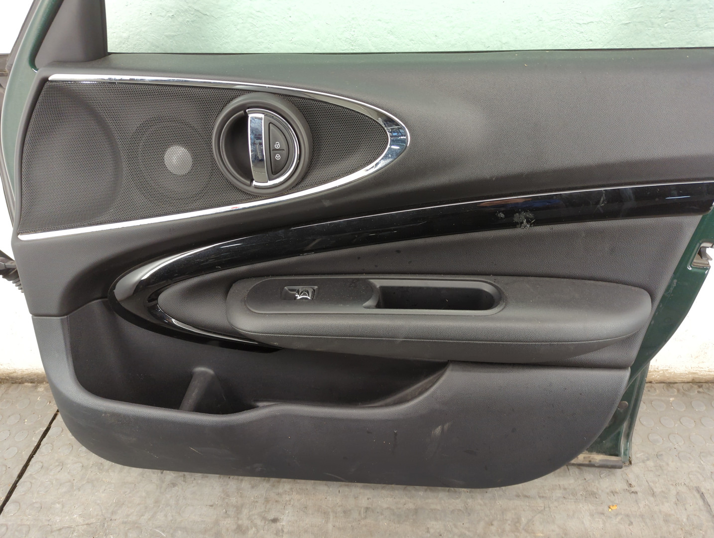 Дверь передняя правая