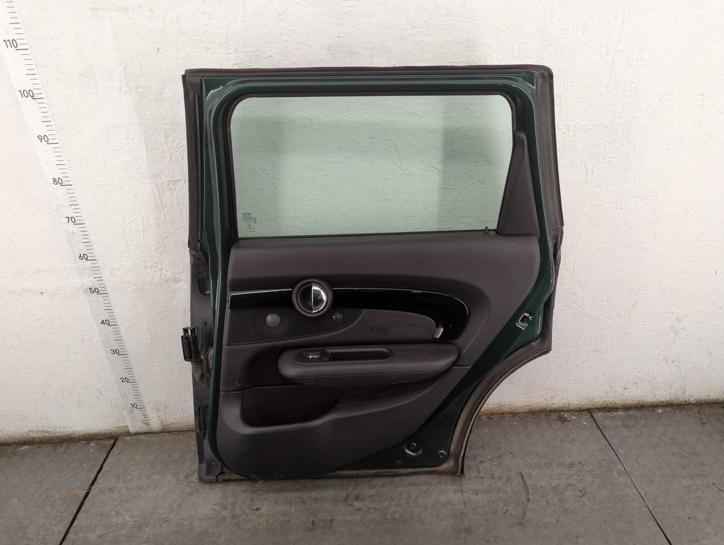 Дверь задняя правая
