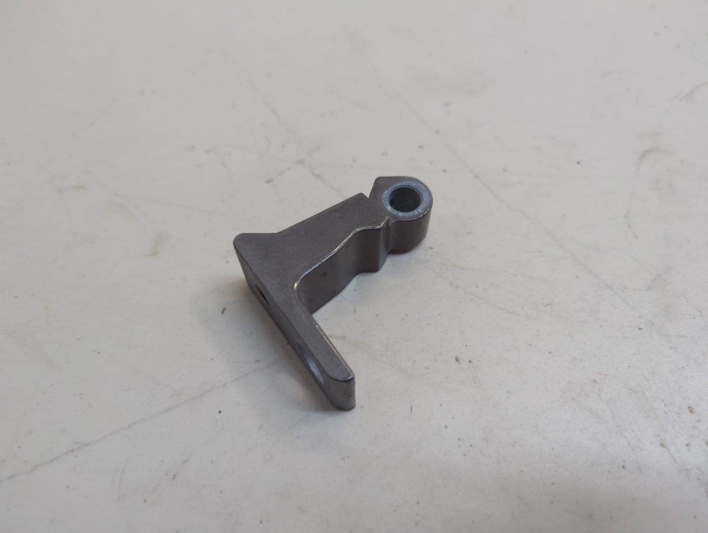 Петля двери