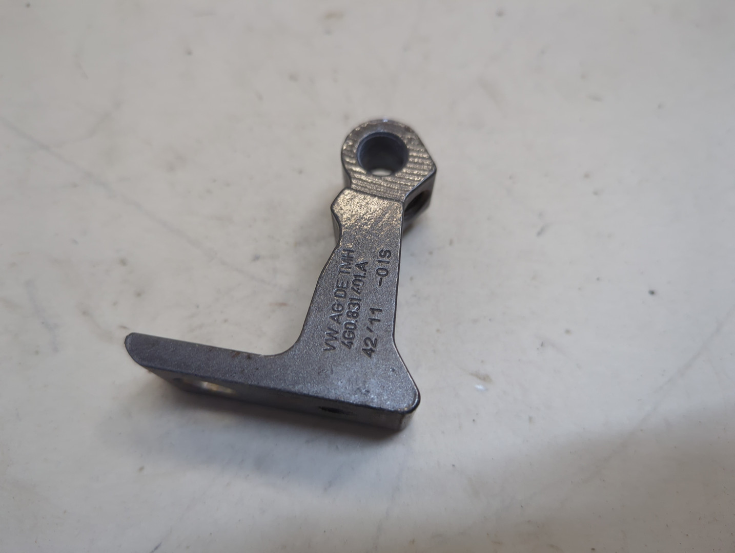 Петля двери