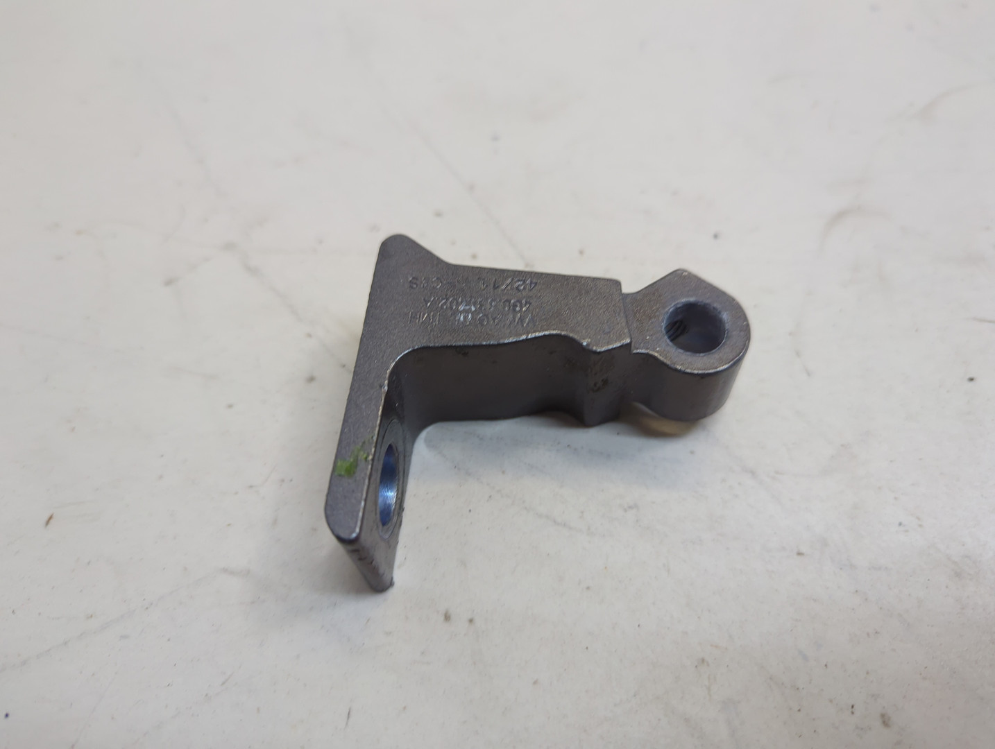 Петля двери