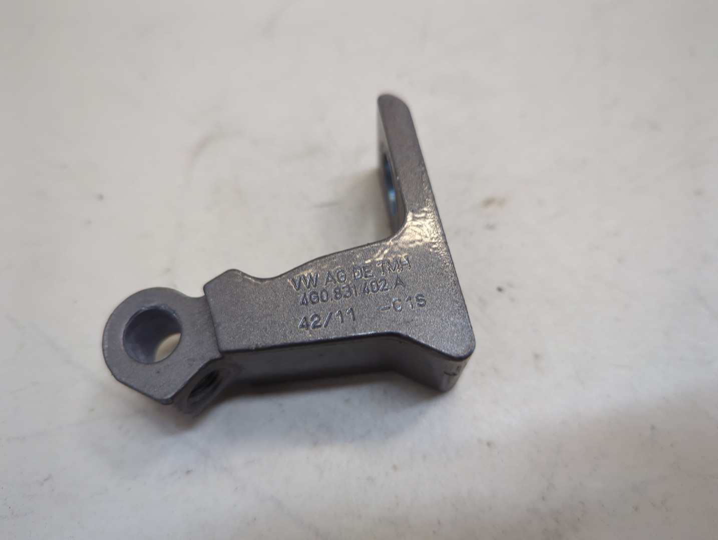 Петля двери