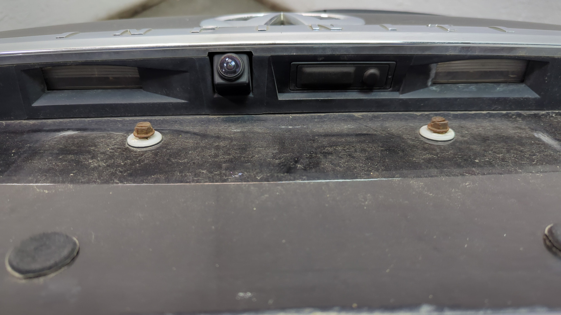 Дверь багажника