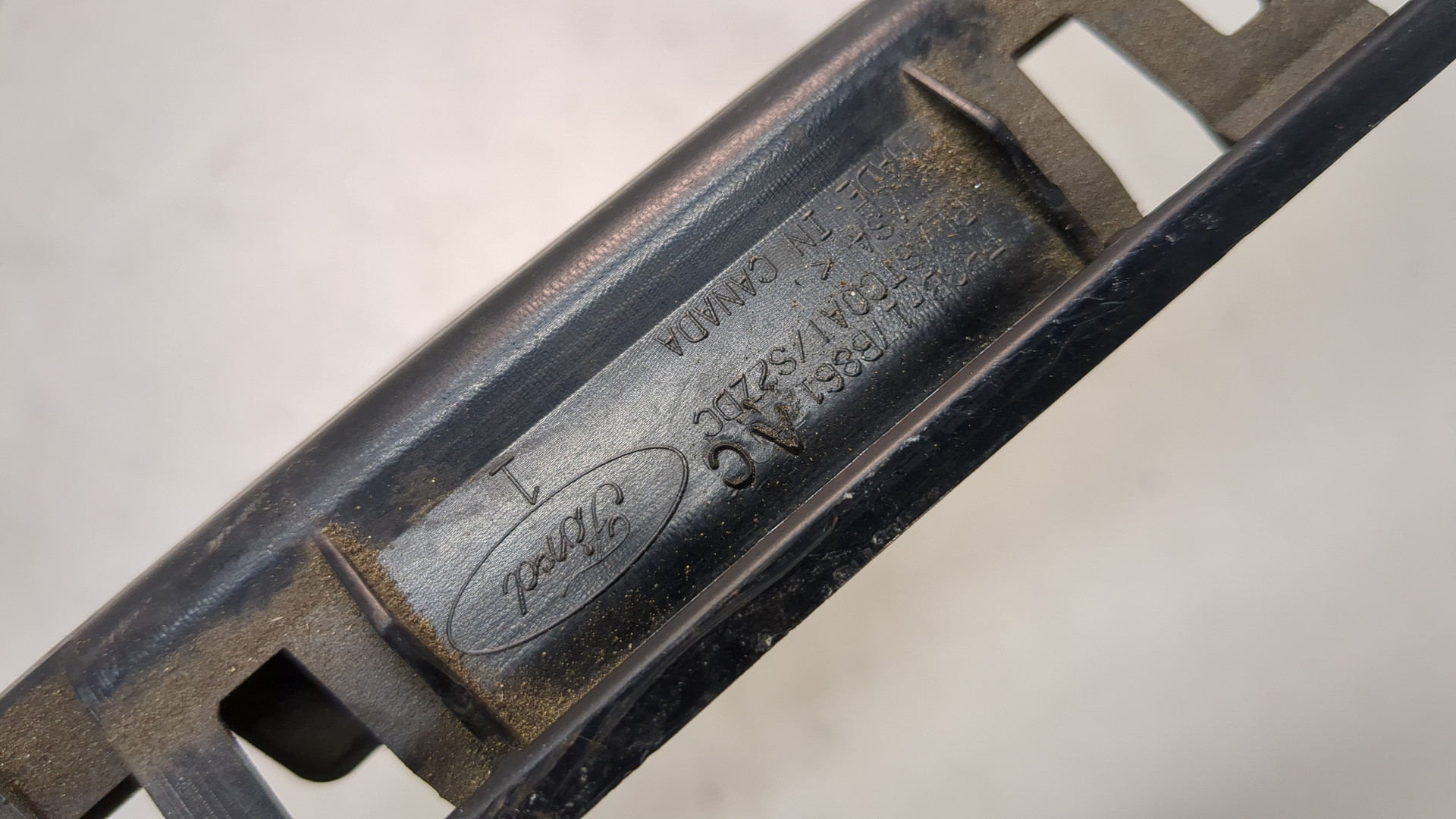 Кронштейн заднего бампера