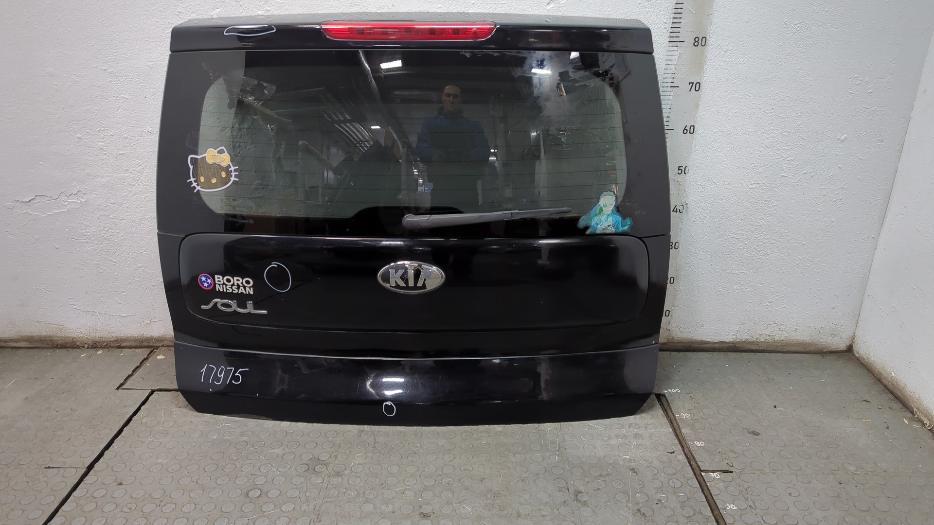 Дверь багажника