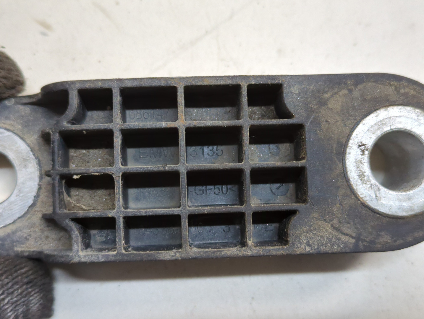 Кронштейн усилителя переднего бампера