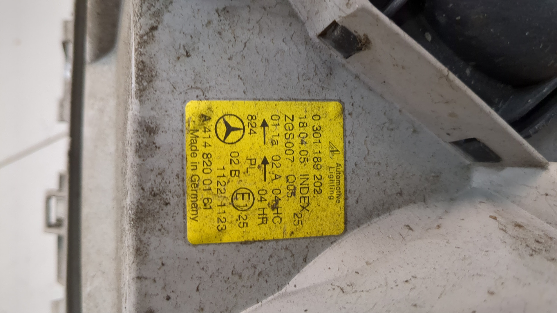 Фара правая