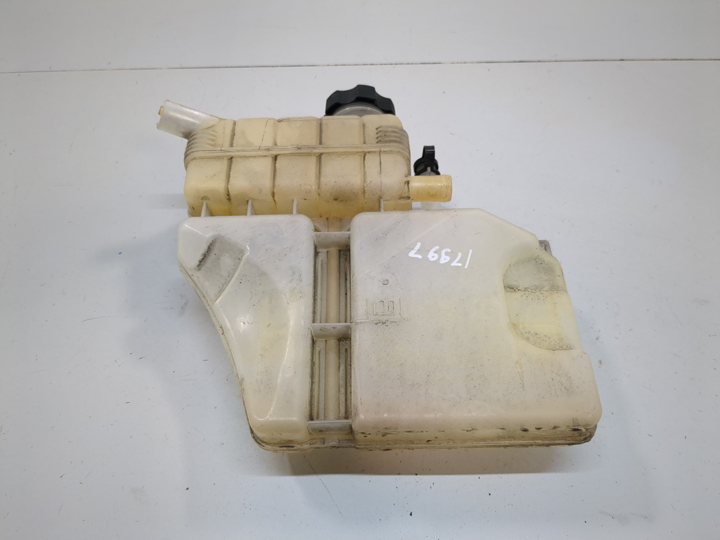 Бачок расширительный