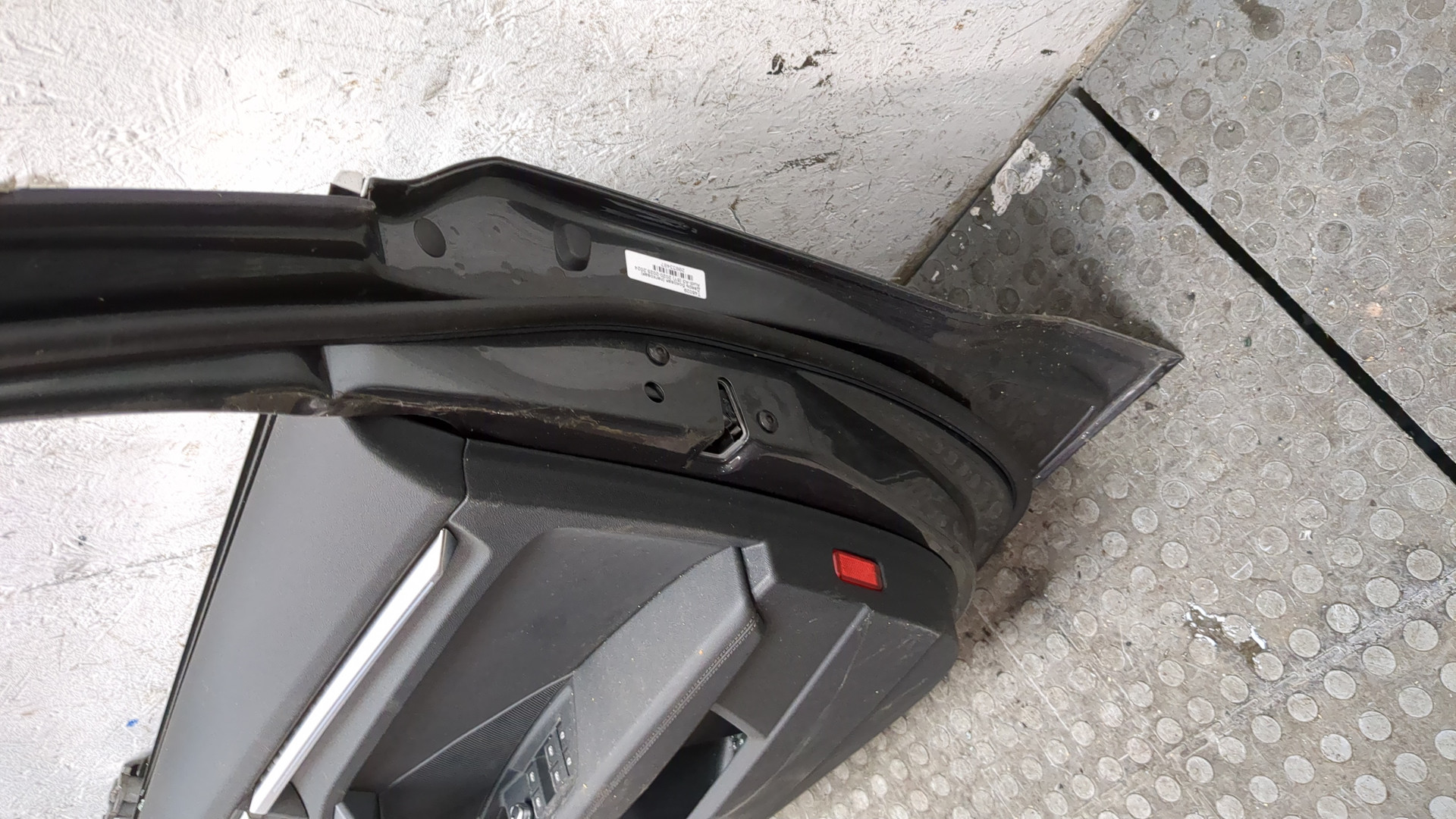 Дверь передняя правая