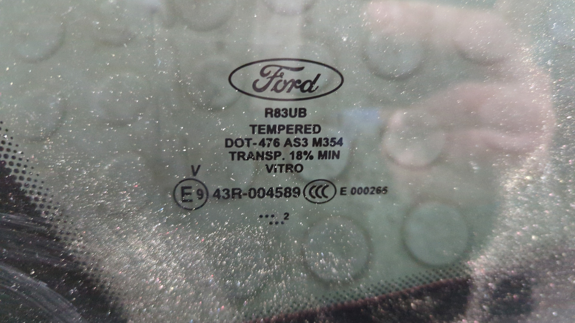 Стекло боковое