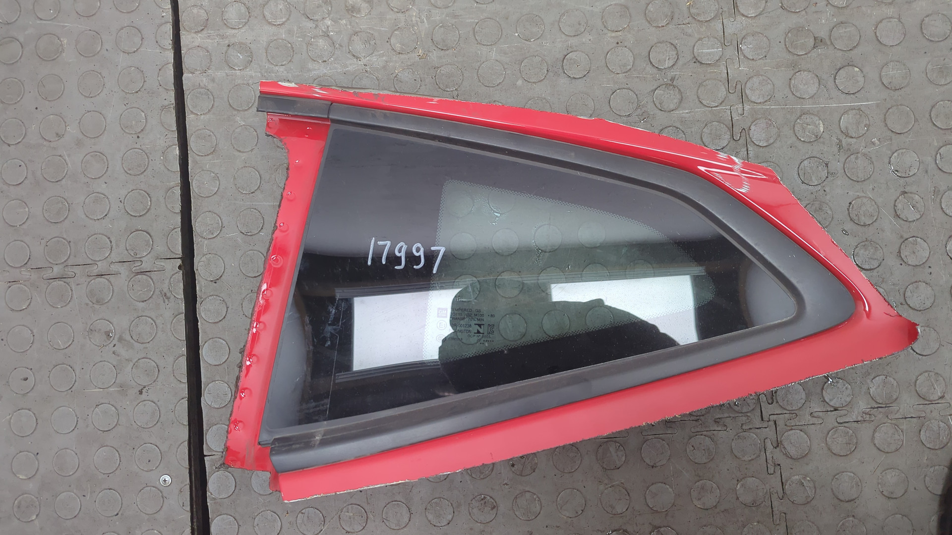 Стекло боковое