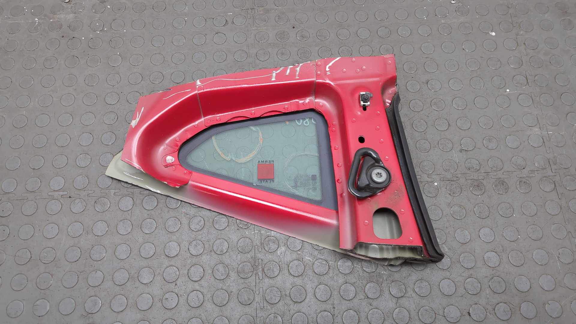 Стекло боковое