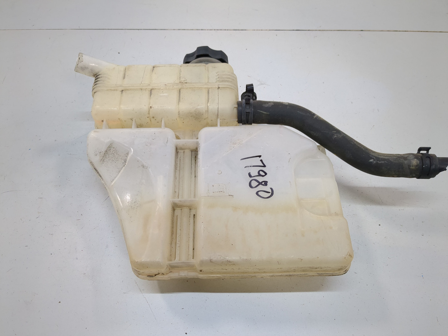 Бачок расширительный