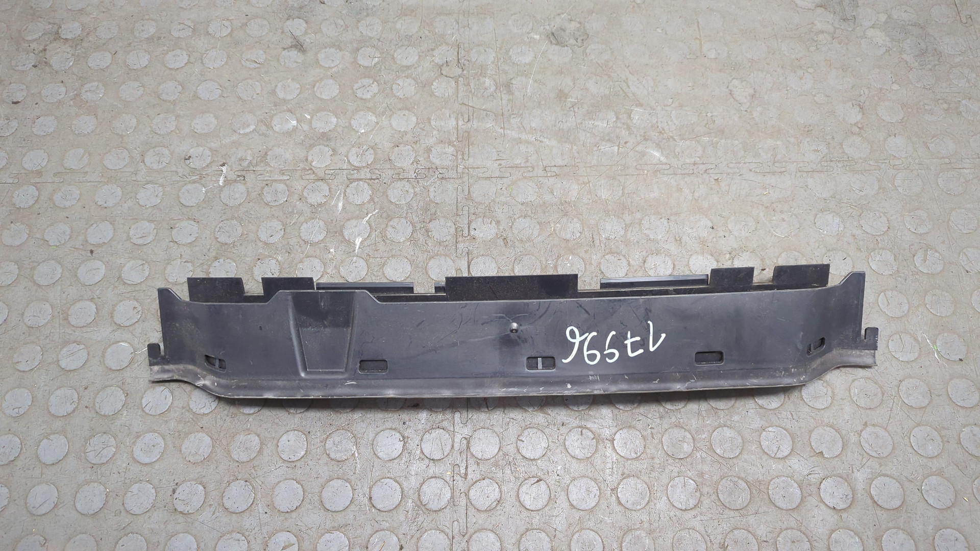 Решетка стеклоочистителей (Жабо)