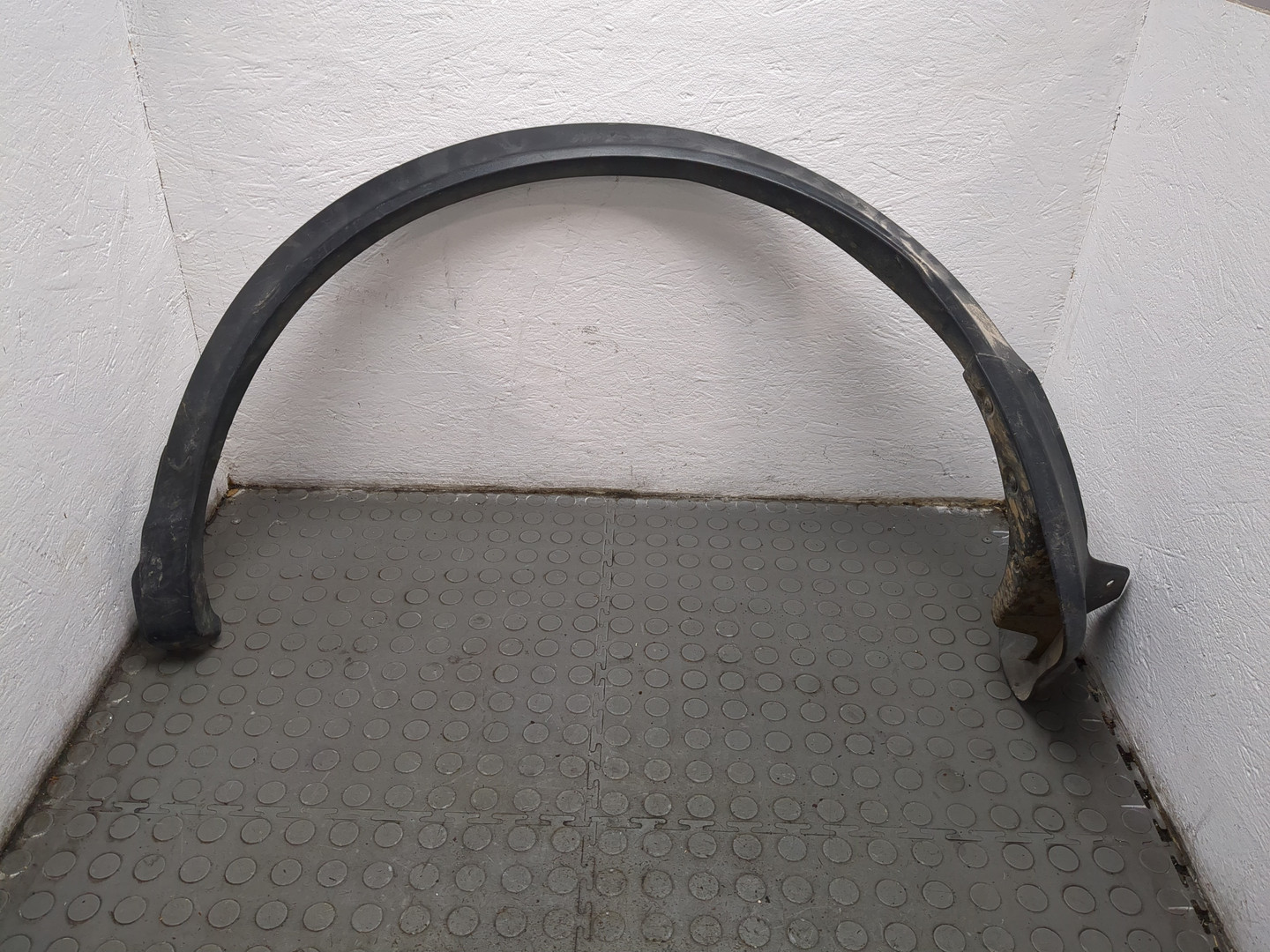 Накладка заднего крыла левого