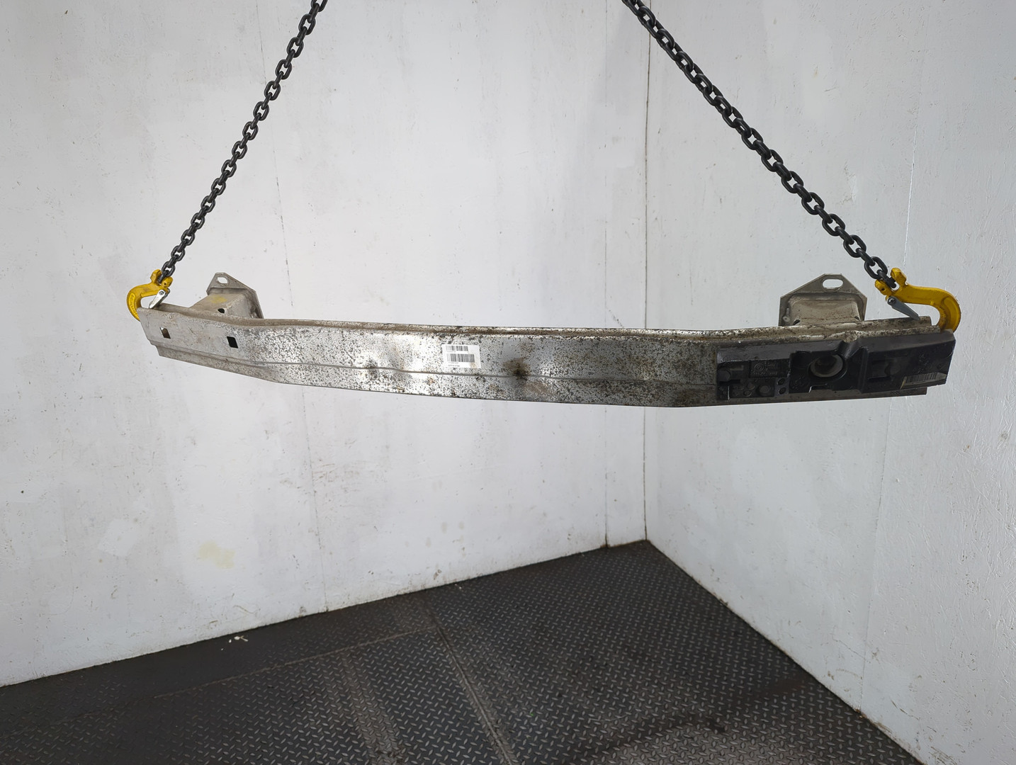 Усилитель заднего бампера