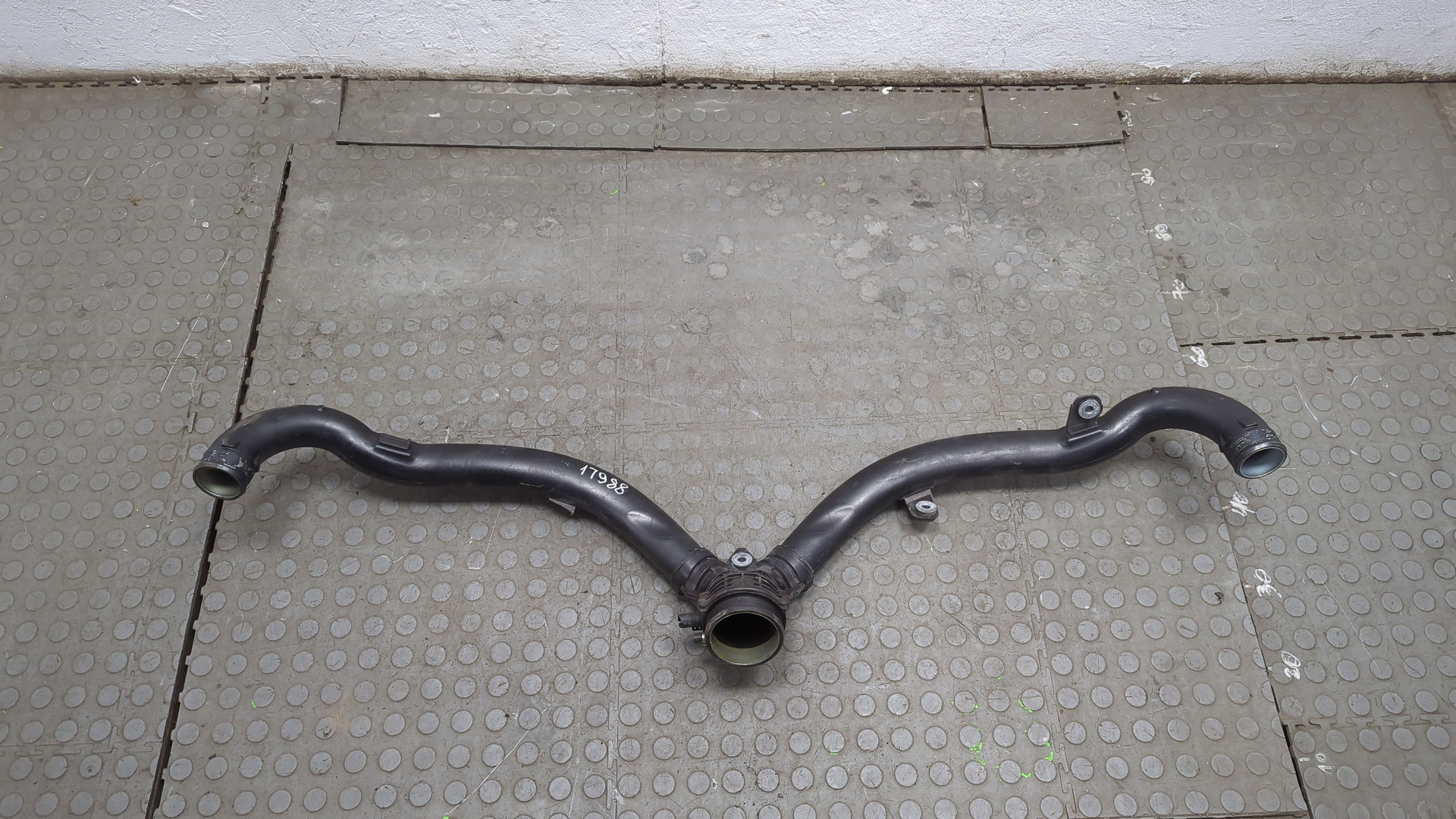 Патрубок воздушного фильтра