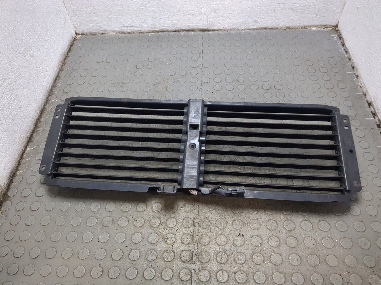 Жалюзи (воздуховод) бампера переднего